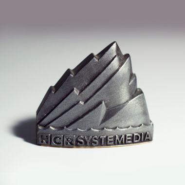 Custom Metal mountain shaped award  metal cliffs paper weight